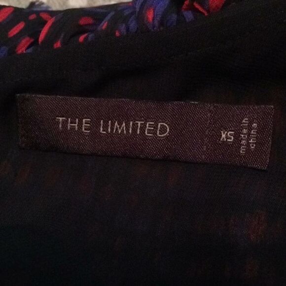 The limited one shoulder with ruffle on bottom - Picture 3 of 16